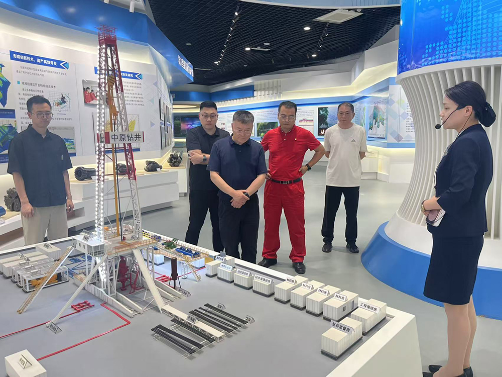 集團(tuán)黨委副書記、總經(jīng)理沈鵬帶隊(duì)到普光氣田考察交流